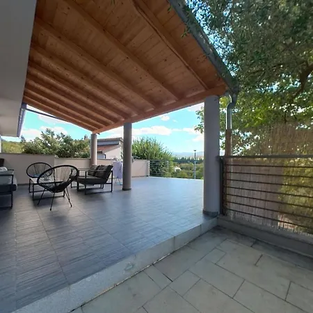 House Neda * إيموتسكي